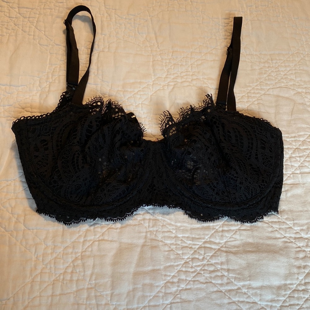 Victoria’s Secret Dream Angels no padding push up bra
